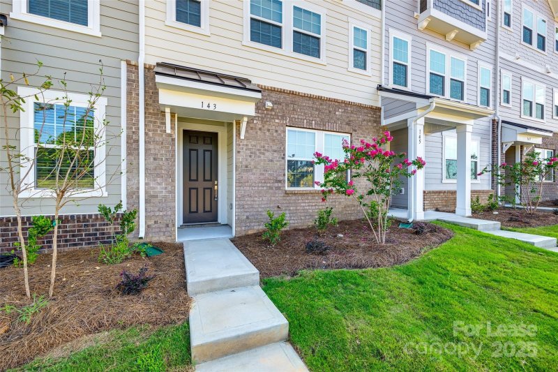 Property image 2 of 143 Morning Gap Parkway in Elizabeth, Fort Mill, SC 29715