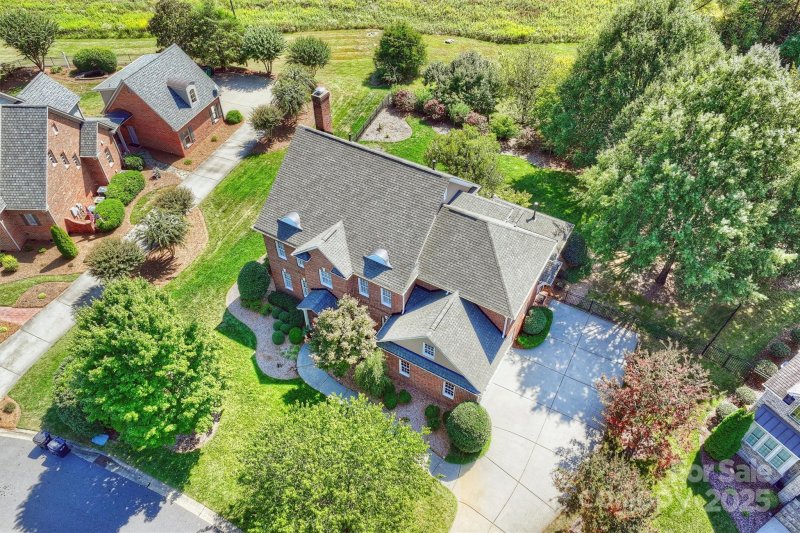 Property image 3 of 5827 Rileys Ridge Road in Blantyre, Charlotte, NC 28226