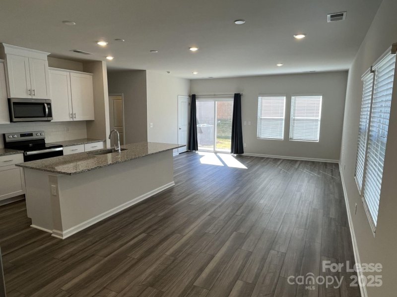 Property image 2 of 3863 County Down Avenue in Georgetown Crossing, Kannapolis, NC 28081