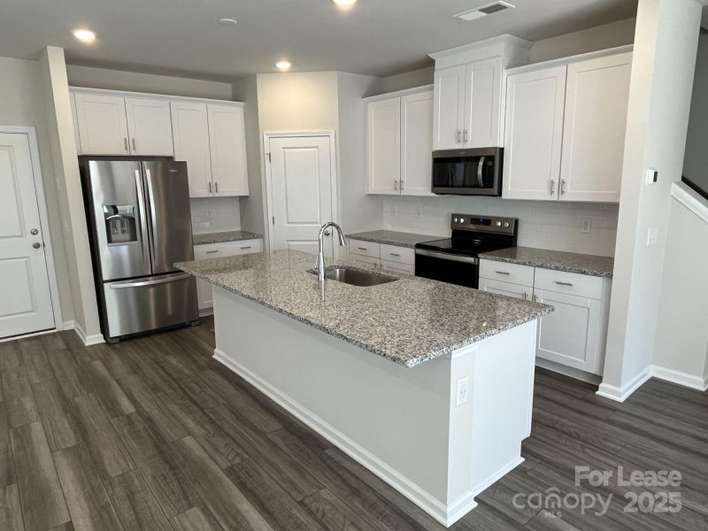 Property image 5 of 3863 County Down Avenue in Georgetown Crossing, Kannapolis, NC 28081