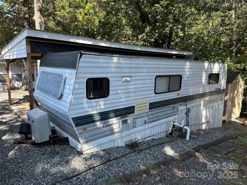 Property image 2 of 110 Meadowview Circle in Badin Shores Resort, New London, NC 28127