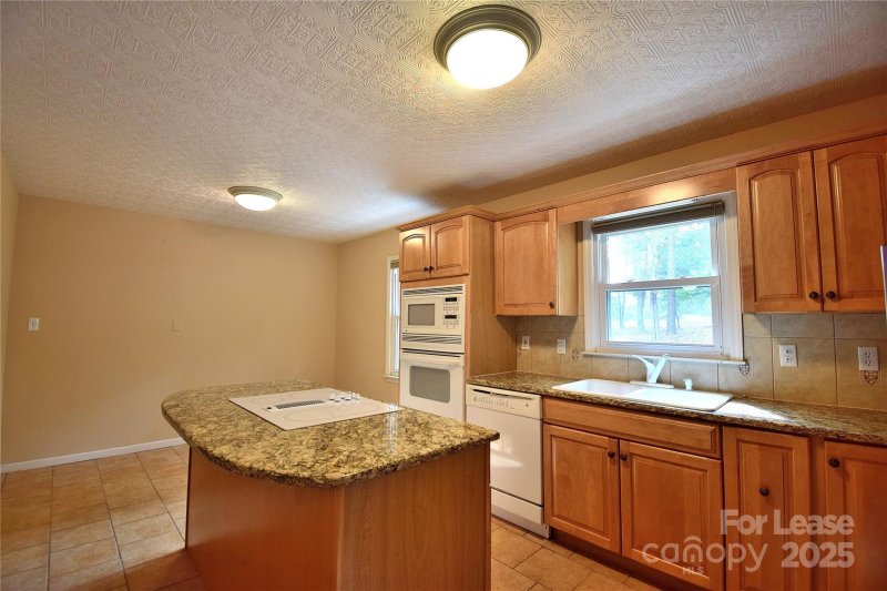 Property image 3 at 5917 Indian Brook Drive, Matthews, NC 28104