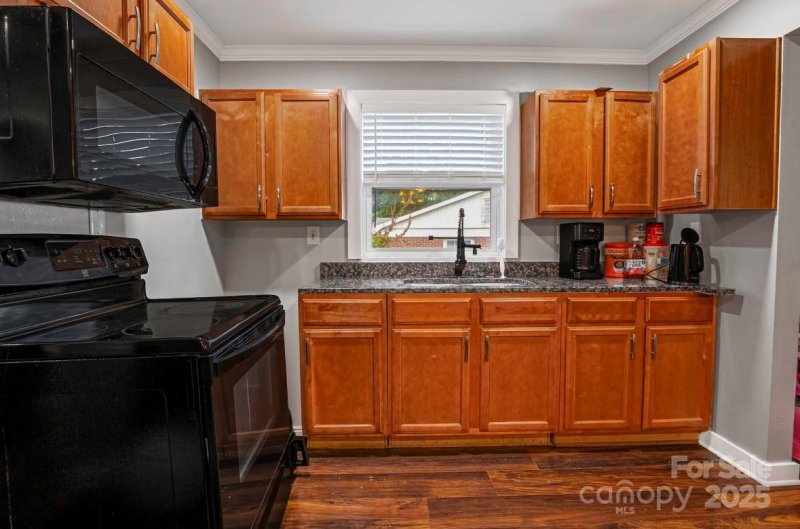 Property image 2 of 4601 Sampson Street in Beechwood Acres, Charlotte, NC 28208