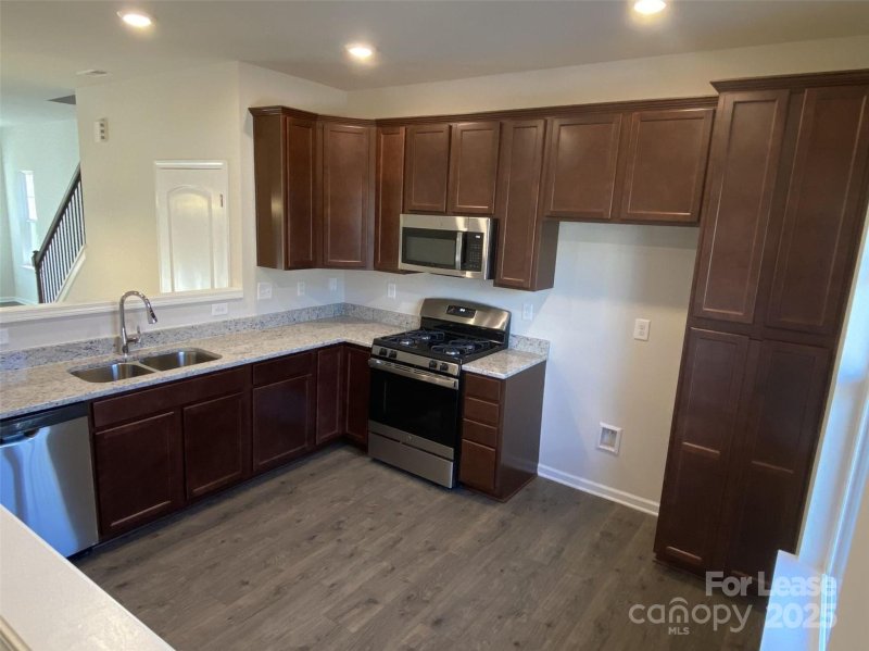 Property image 4 at 7418 Sienna Heights Place, Charlotte, NC 28213