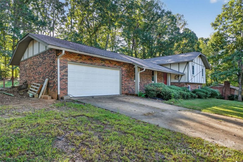 Property image 4 of 510 4th Avenue in Lecho Park, Conover, NC 28613