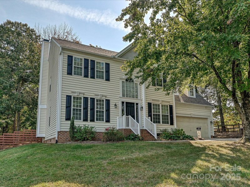 Property image 2 of 5405 Apple Glen Drive in Orchard Park, Harrisburg, NC 28075