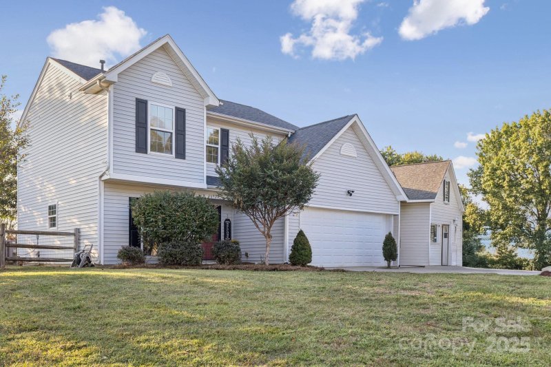 Property image 3 of 6922 Brandon Chase Lane in Rocky Meadows, Concord, NC 28025