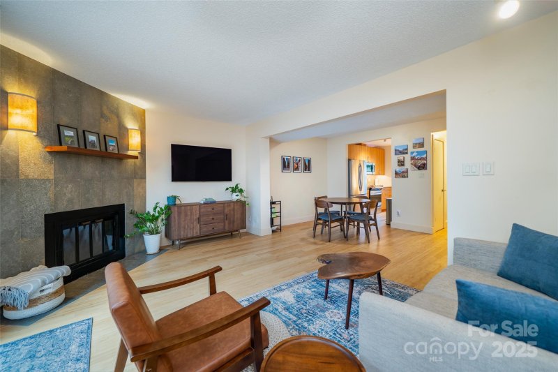 Property image 3 of 16 Spears Avenue in Oak Terrace, Asheville, NC 28801