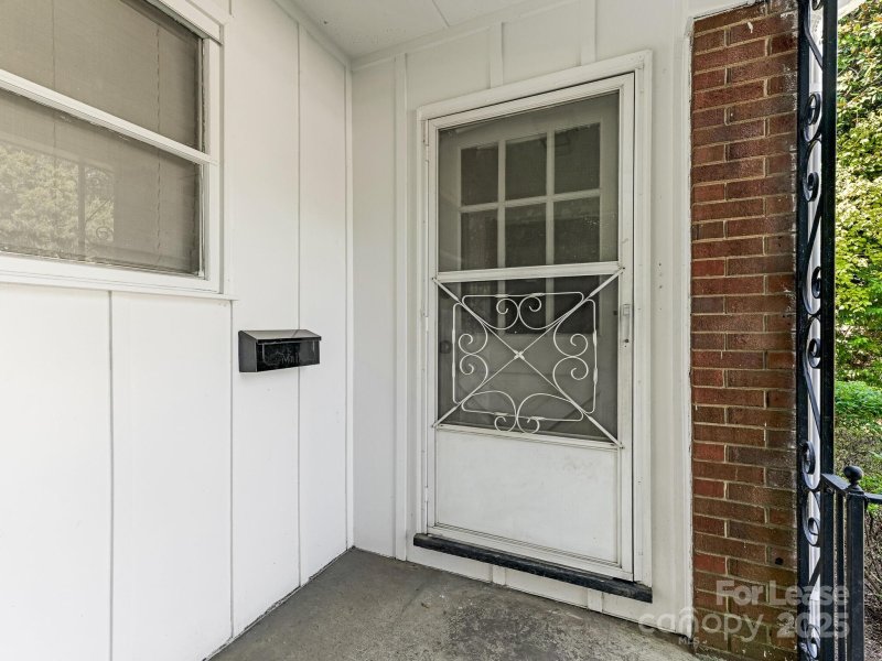 Property image 3 of 2909 Southwest Boulevard in University Park, Charlotte, NC 28216