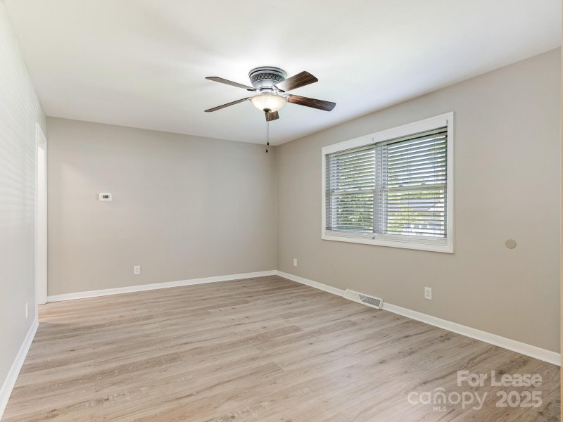 Property image 5 of 2909 Southwest Boulevard in University Park, Charlotte, NC 28216