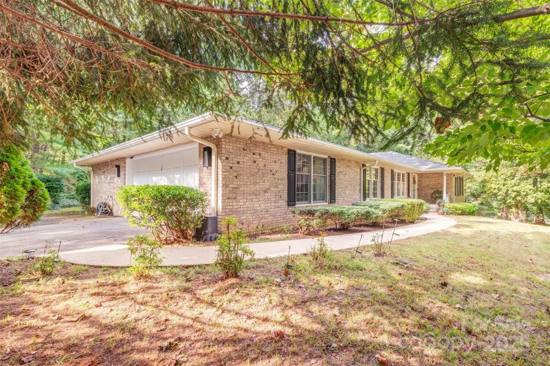 Property image 3 of 3 Sunningdale Drive in Claremont, Flat Rock, NC 28731