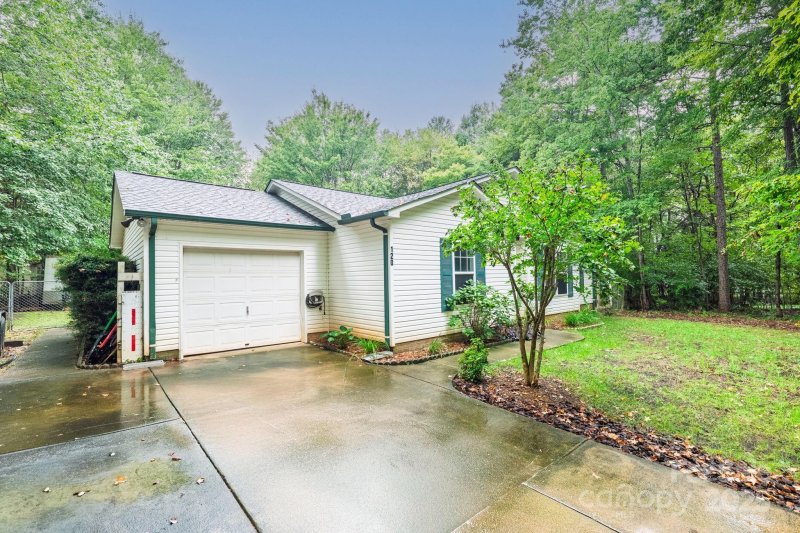 Property image 3 of 120 Creek Branch Drive in Collins Park, Mooresville, NC 28115