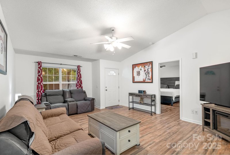 Property image 5 of 120 Creek Branch Drive in Collins Park, Mooresville, NC 28115