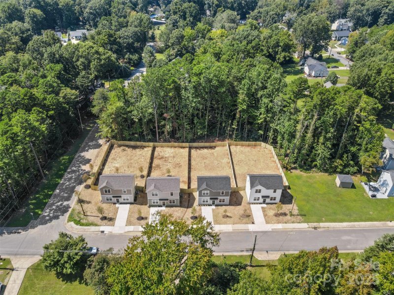 Property image 2 of 6335 Carver Boulevard in Rockwell Park, Charlotte, NC 28269