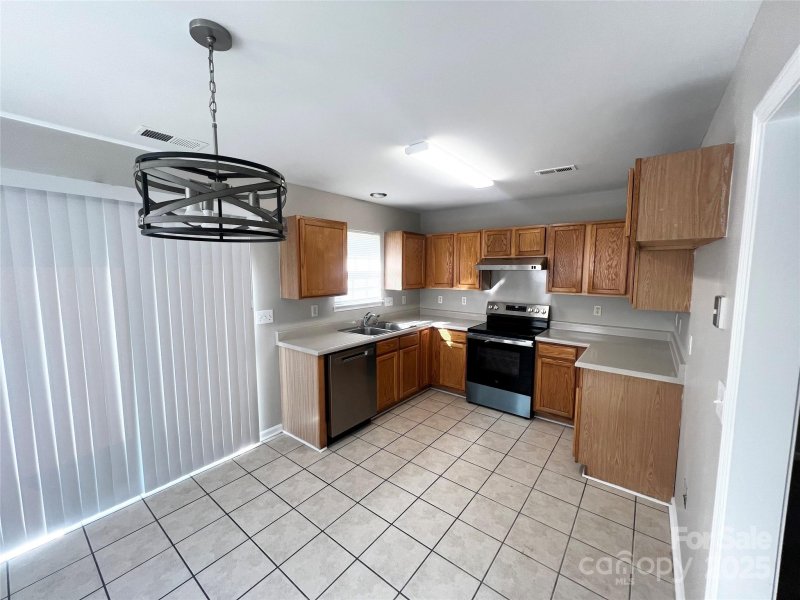 Property image 3 of 7111 Rumple Road in Hemby Woods, Charlotte, NC 28262