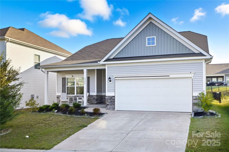 Orchard Creek, Charlotte Community