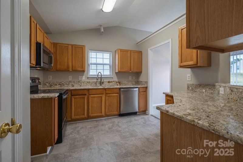 Property image 5 of 1919 Dietrich Lane in Hemby Woods, Charlotte, NC 28262