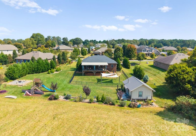 Highland Ridge, Mooresville Community