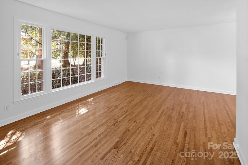 Property image 5 of 2901 Goneaway Road in Huntingtowne Farms, Charlotte, NC 28210