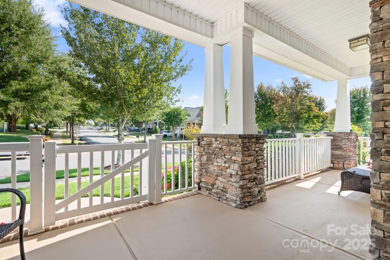 Property image 5 of 12432 Meetinghouse Drive in Baileys Glen, Cornelius, NC 28031