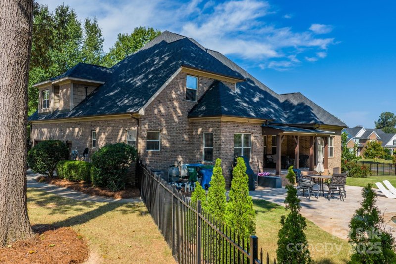 Property image 5 of 4708 Stonington Drive in Old Gate, Monroe, NC 28110