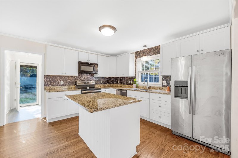 Property image 3 of 3420 Woodleaf Road in Windsor Park, Charlotte, NC 28205