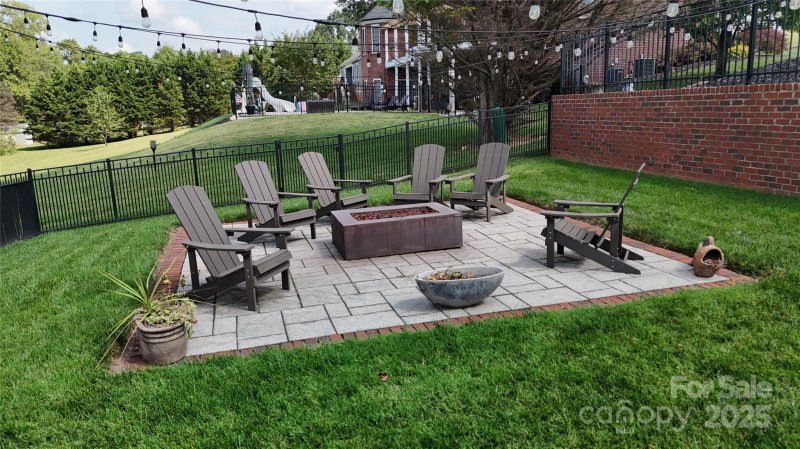 Property image 3 of 2400 Carriage Lane in Grandview Farms, Lincolnton, NC 28092