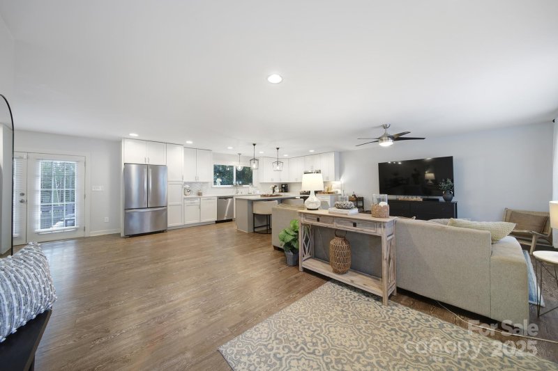 Property image 5 of 3734 Dunwoody Drive in Shamrock Hills, Charlotte, NC 28215