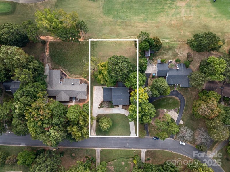 Property image 2 of 5918 Foxcrest Drive in Farmwood, Mint Hill, NC 28227