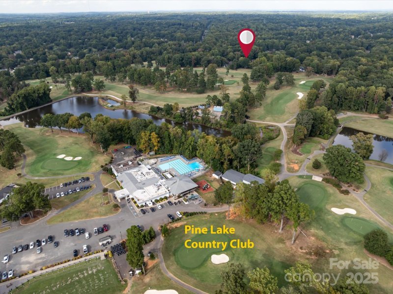 Property image 4 of 5918 Foxcrest Drive in Farmwood, Mint Hill, NC 28227