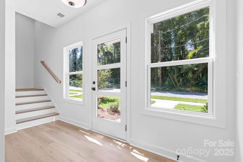 Property image 3 of 3960 Hager Drive in Westerly Hills, Charlotte, NC 28208