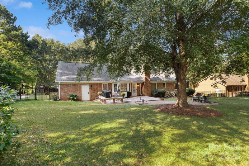 Property image 5 of 2020 Malvern Road in Swan Meadows, Rock Hill, SC 29732