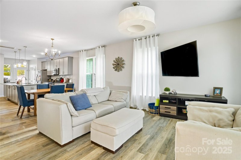 Property image 4 of 176 Waterlynn Ridge Road in Waterlynn Grove, Mooresville, NC 28117