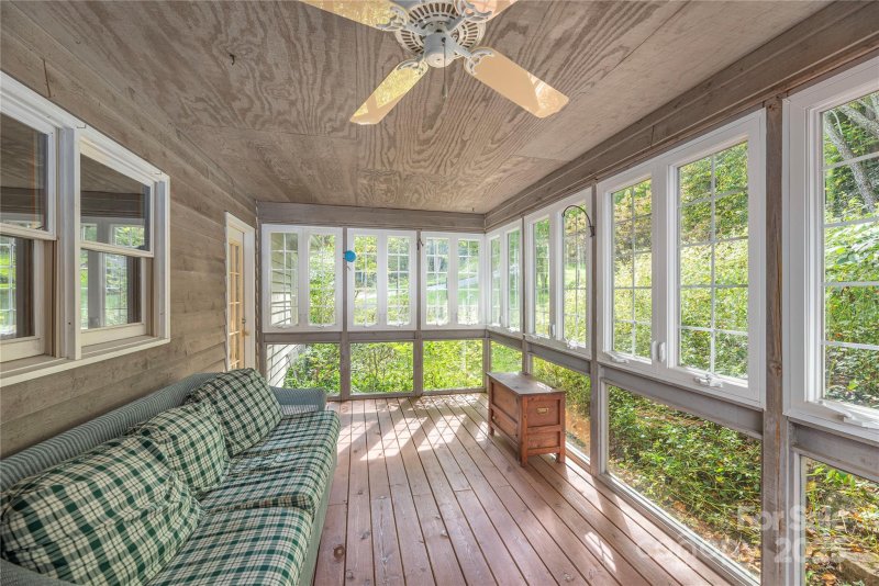 Property image 4 of 14 Llama Vista Court in Llama Vista, Black Mountain, NC 28711