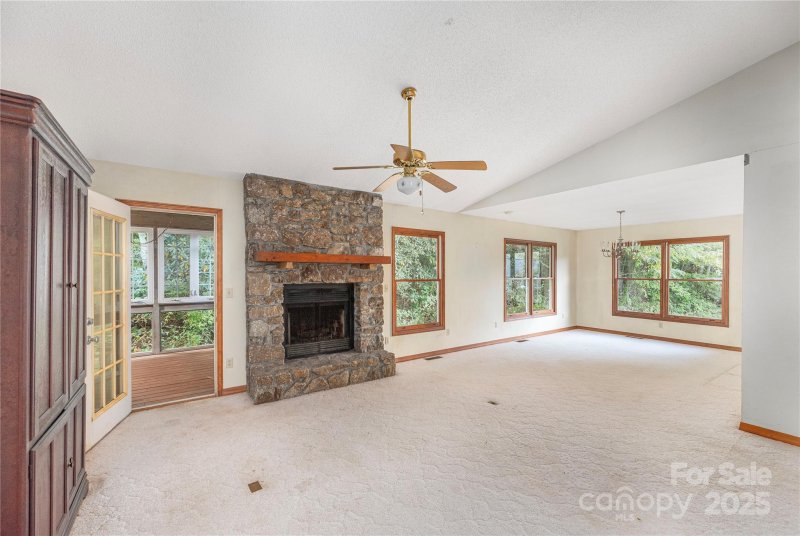 Property image 5 of 14 Llama Vista Court in Llama Vista, Black Mountain, NC 28711