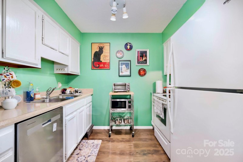 Property image 4 of 3215 Heathstead Place in Heathstead, Charlotte, NC 28210