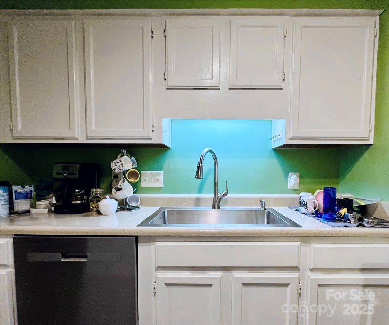 Property image 5 of 3215 Heathstead Place in Heathstead, Charlotte, NC 28210