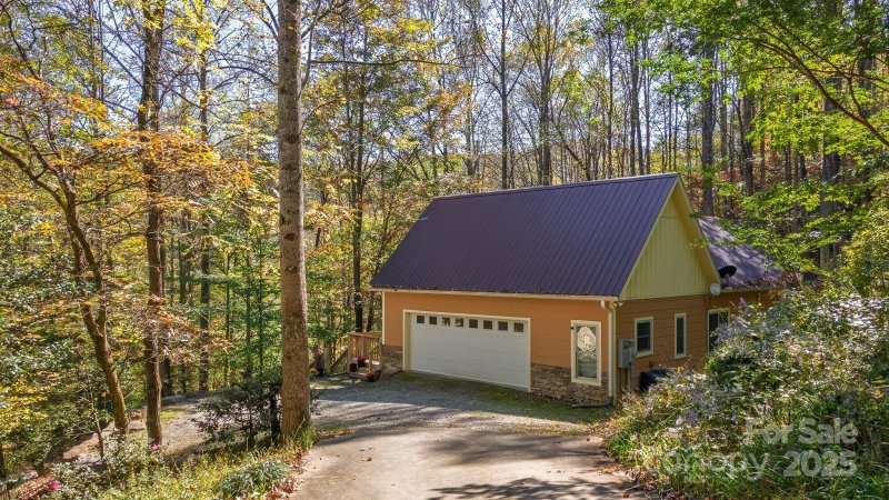 Property image 2 of 165 Eagles Ridge Road in Eagles Ridge, Sylva, NC 28779