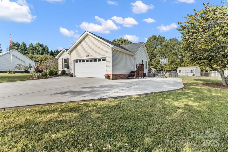 Property image 3 of 127 Rumple Hill Drive in Lippard Springs, Statesville, NC 28677