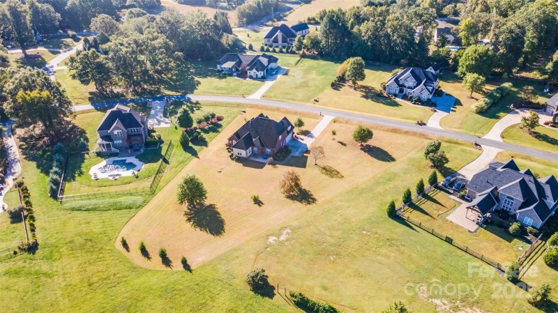 Property image 5 of 4933 Campobello Drive in Old Gate, Monroe, NC 28110