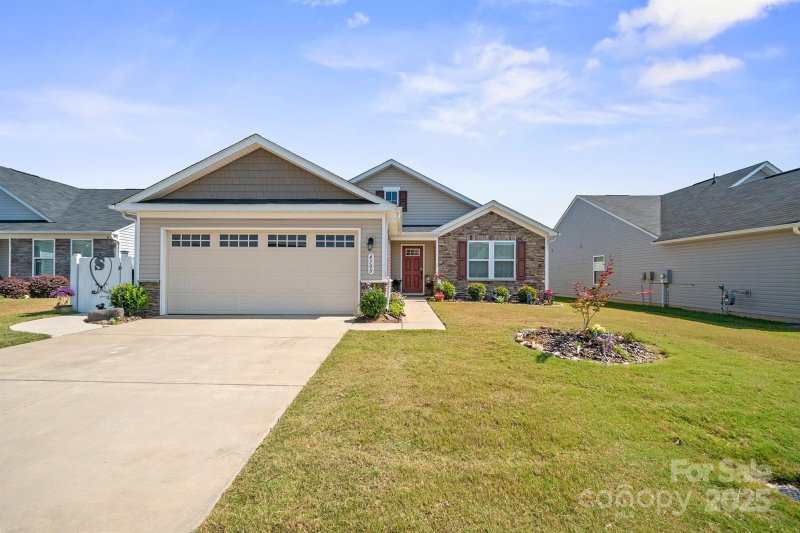 Property image 2 of 4300 Stream Dale Circle in Hunton Forest, Concord, NC 28027