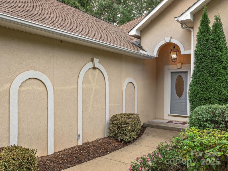 Property image 3 of 321 Scarlet Tanager Court in ASHLEY WOODS, Arden, NC 28704