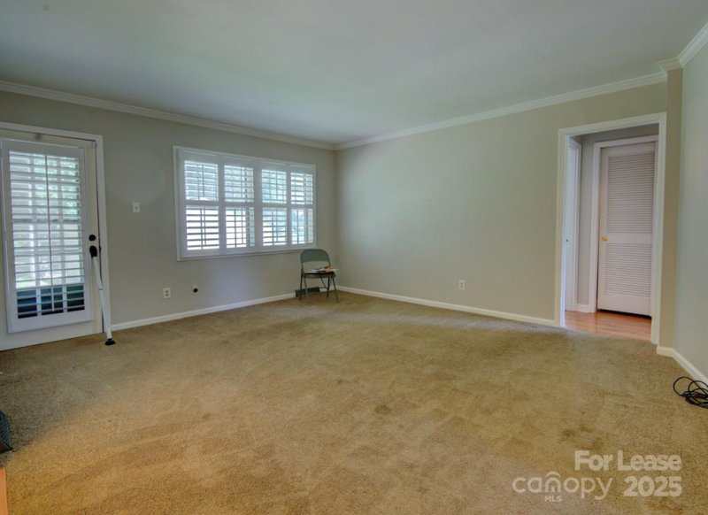 Property image 3 at 6412 Tomahawk Lane, Charlotte, NC 28214