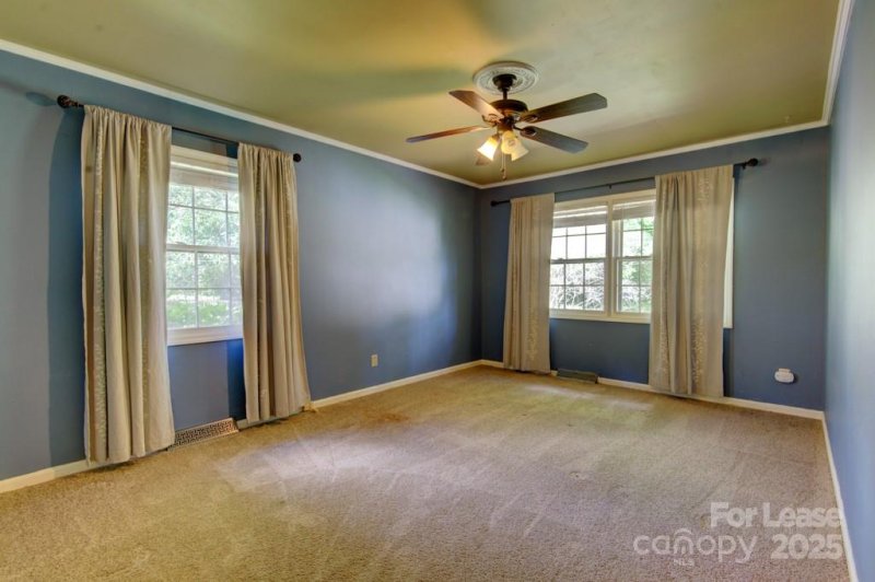 Property image 5 at 6412 Tomahawk Lane, Charlotte, NC 28214