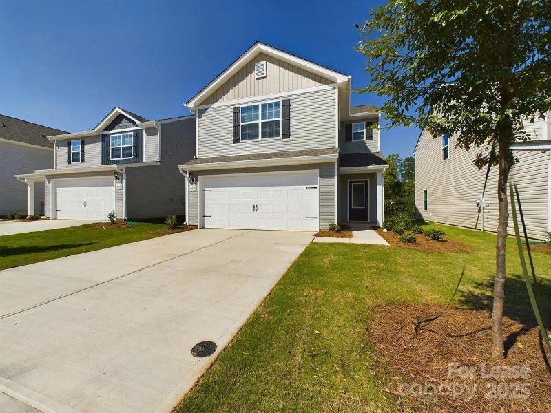 Property image 2 of 5047 Wolfridge Avenue in Creedmore Hills, Charlotte, NC 28214