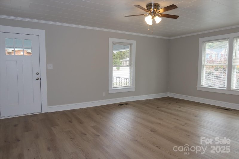 Property image 3 of 716 E Main Street in Boyd Heights, Maiden, NC 28650