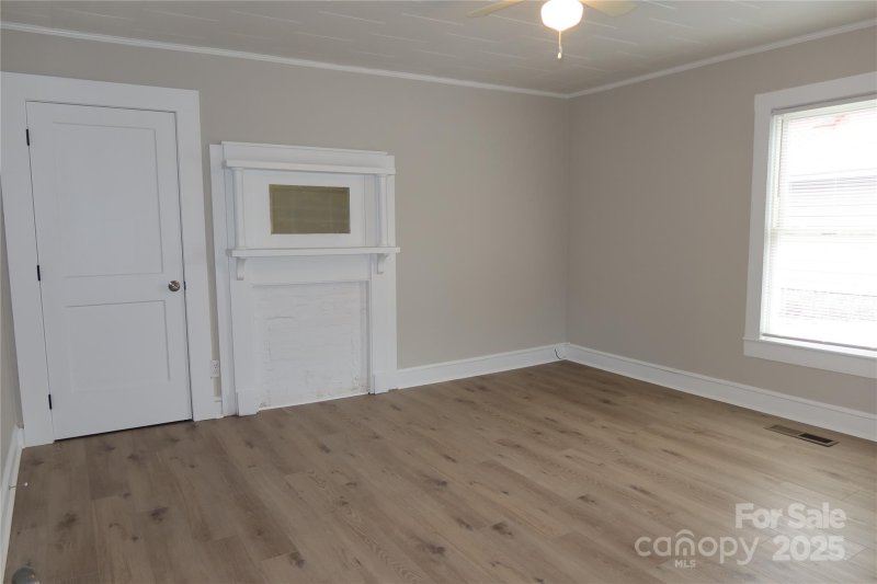 Property image 4 of 716 E Main Street in Boyd Heights, Maiden, NC 28650