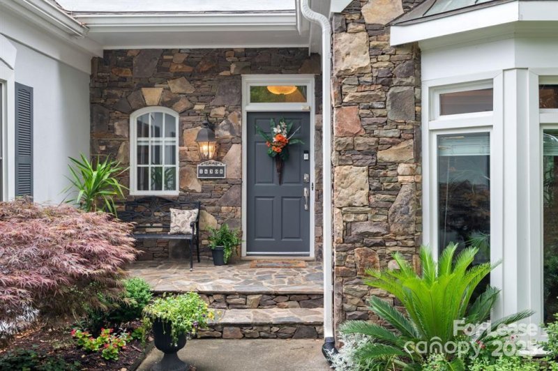 Property image 2 of 16308 Autumn Creek Court in Riverpointe, Charlotte, NC 28278