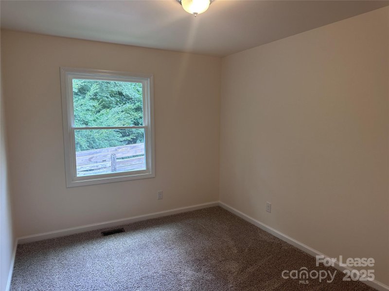 Property image 4 of 518 Echodale Drive in Yorkmount, Charlotte, NC 28217