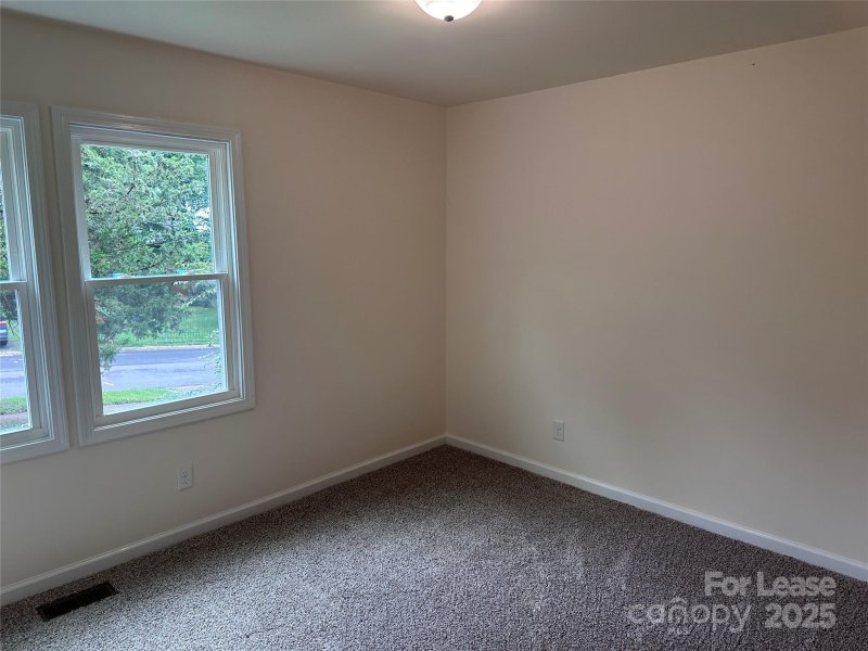 Property image 5 of 518 Echodale Drive in Yorkmount, Charlotte, NC 28217